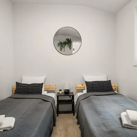 One Of A Kind In I 7 Bedrooms I 15 Guests! شقة