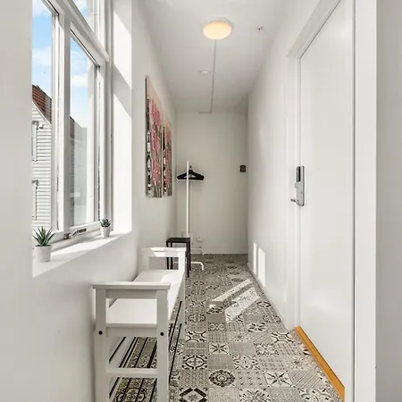 One Of A Kind In I 7 Bedrooms I 15 Guests! Appartement Bergen