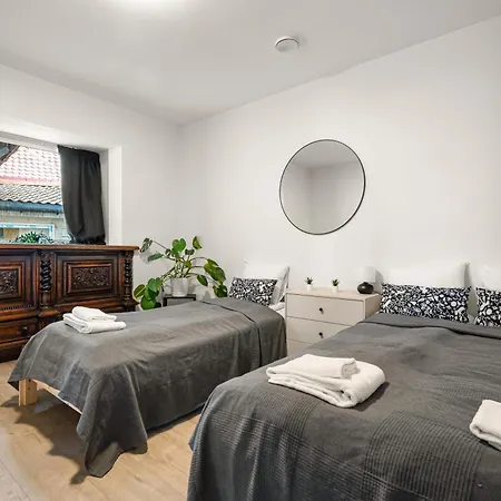 דירה One Of A Kind In I 7 Bedrooms I 15 Guests!
